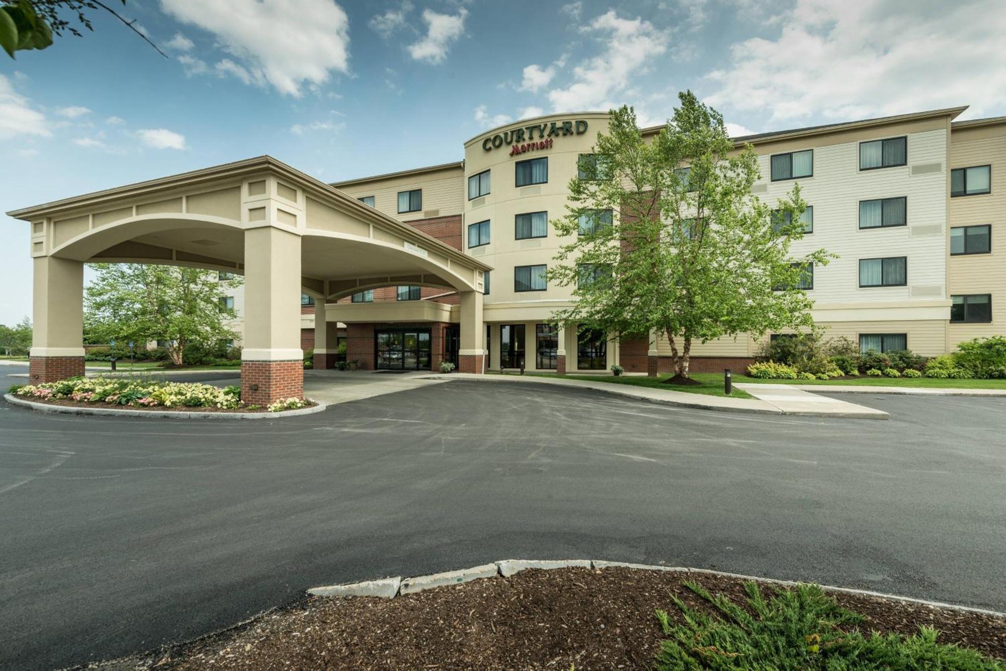 Courtyard Bangor Hotel Exterior photo