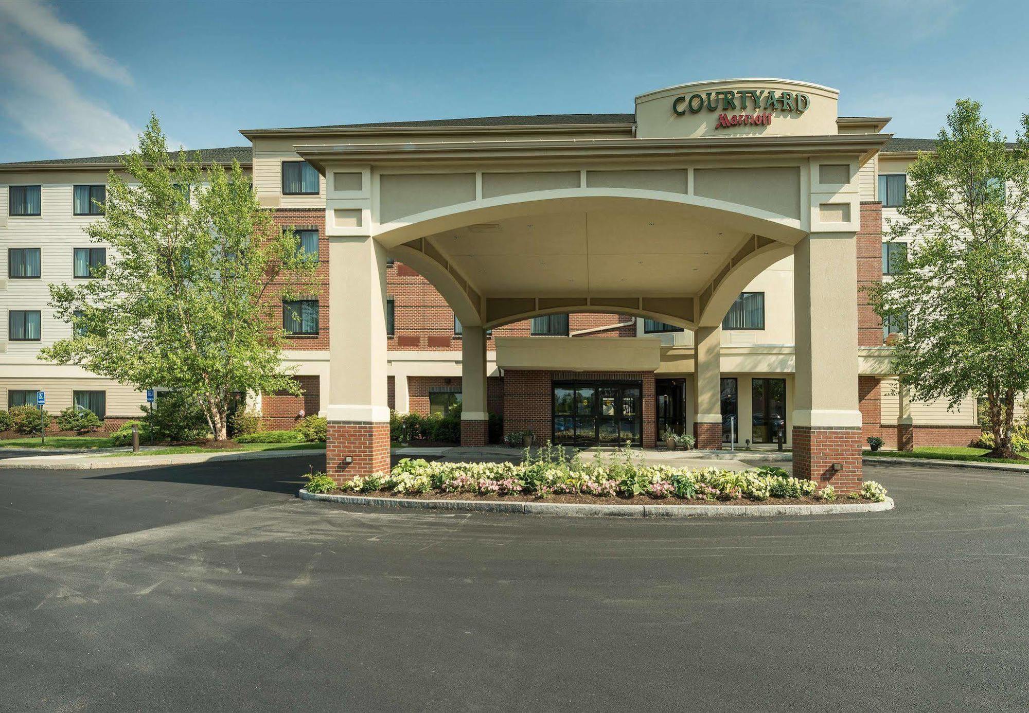 Courtyard Bangor Hotel Exterior photo