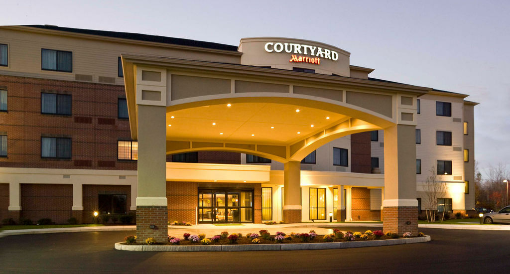 Courtyard Bangor Hotel Exterior photo